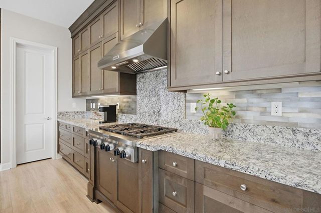 4825 Portola Ct, Carlsbad, CA 92010