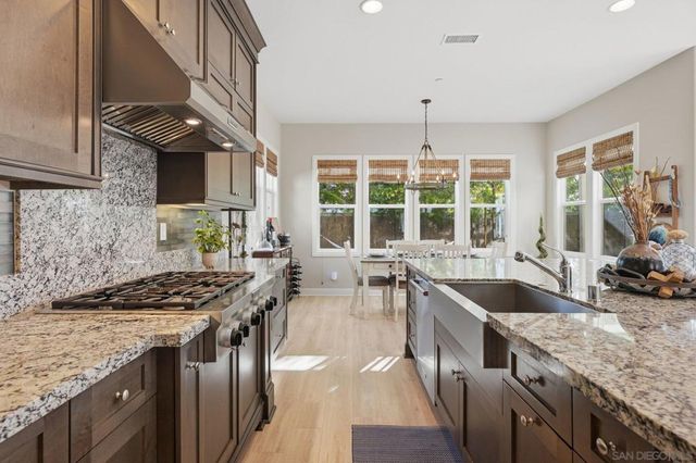 4825 Portola Ct, Carlsbad, CA 92010