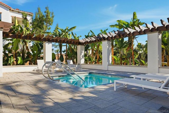 4825 Portola Ct, Carlsbad, CA 92010