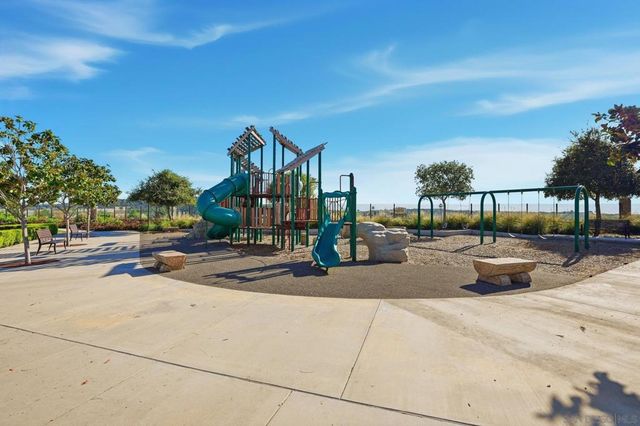 4825 Portola Ct, Carlsbad, CA 92010