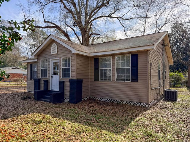 119 E 1st Ave., Petal, MS 39465