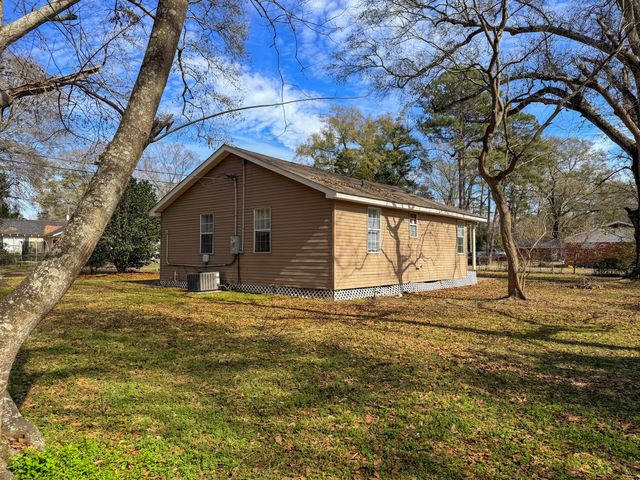 119 E 1st Ave., Petal, MS 39465