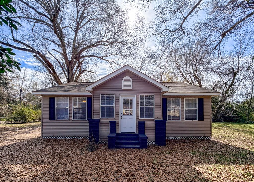 119 E 1st Ave., Petal, MS 39465