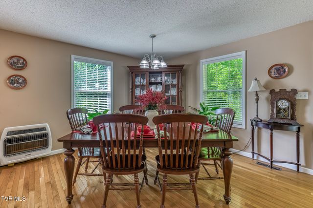 350 Poplar Ridge Road, Piney Flats, TN 37686