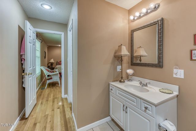 350 Poplar Ridge Road, Piney Flats, TN 37686