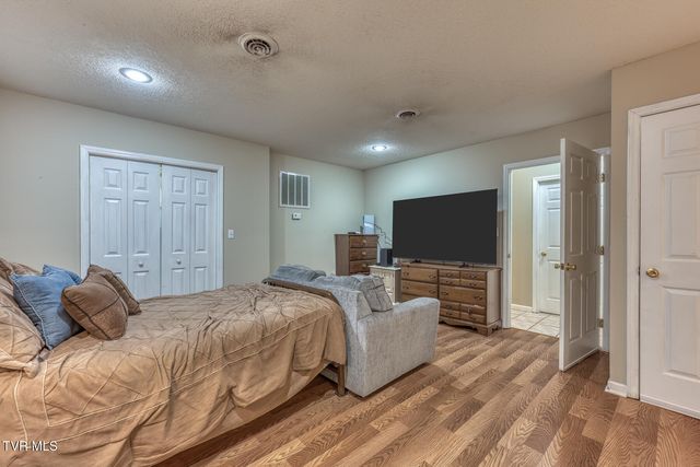 350 Poplar Ridge Road, Piney Flats, TN 37686