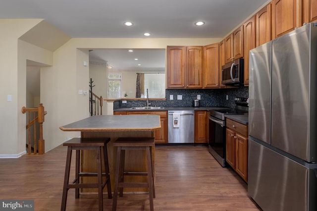 1 COLTS NECK DR, Sicklerville, NJ 08081