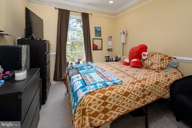 1 COLTS NECK DR, Sicklerville, NJ 08081