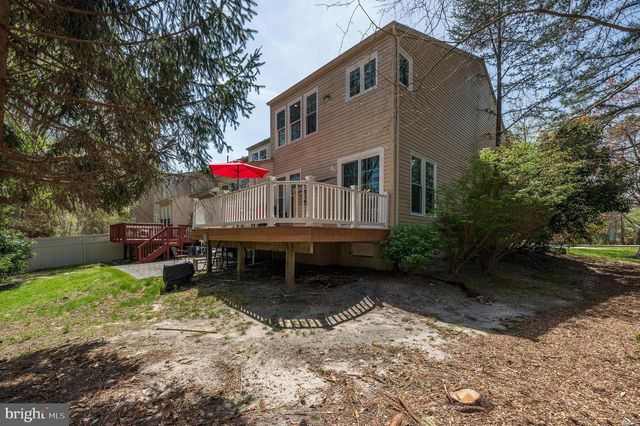 1 COLTS NECK DR, Sicklerville, NJ 08081