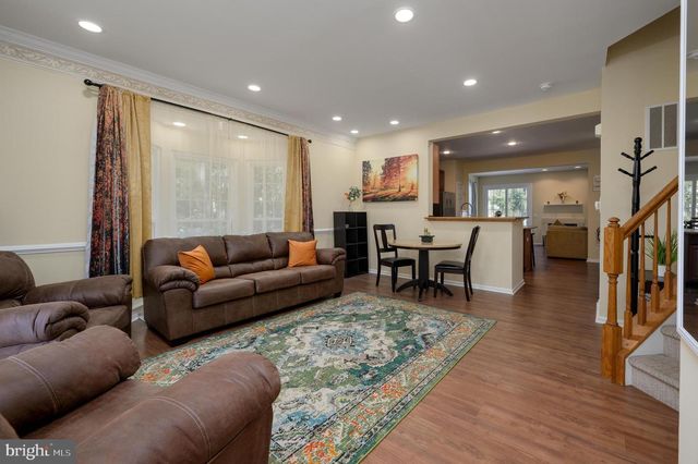 1 COLTS NECK DR, Sicklerville, NJ 08081