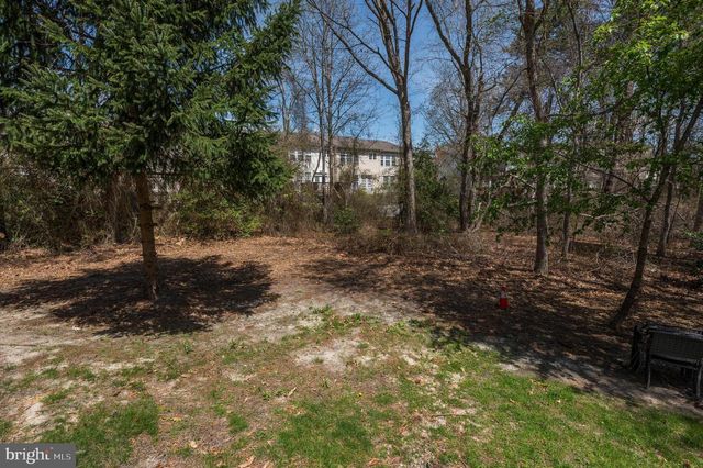 1 COLTS NECK DR, Sicklerville, NJ 08081