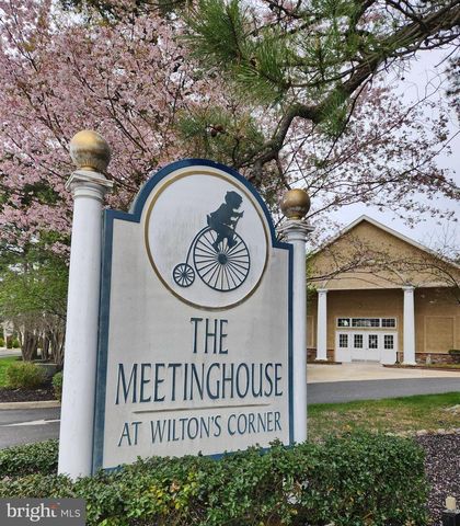 1 COLTS NECK DR, Sicklerville, NJ 08081