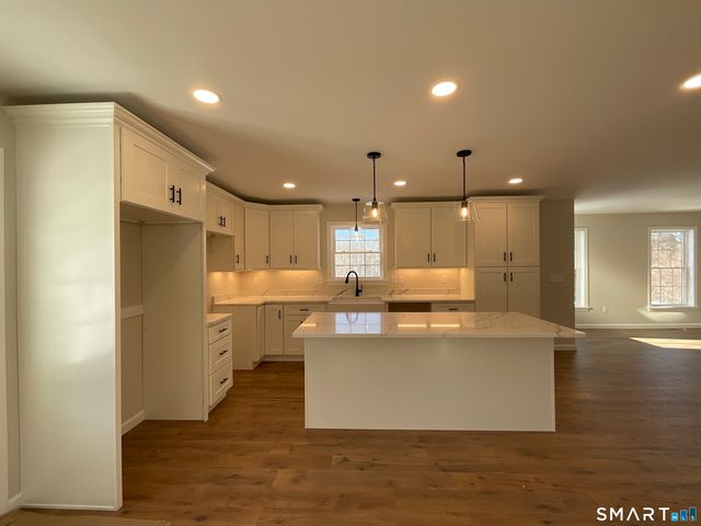 277 Moosup Pond Road, Plainfield, CT 06354