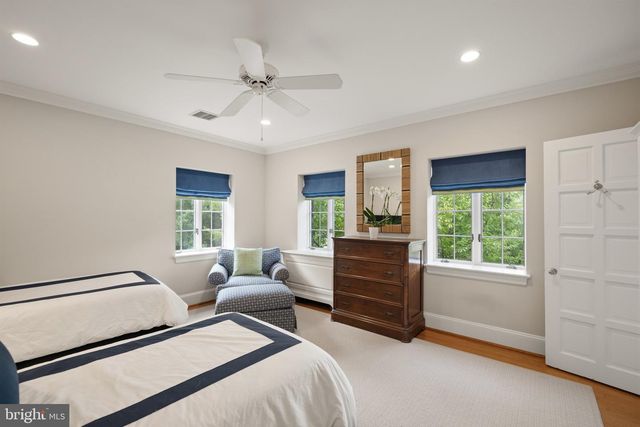3101 ELLICOTT ST NW, Washington, DC 20008