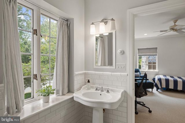 3101 ELLICOTT ST NW, Washington, DC 20008