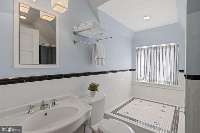 3101 ELLICOTT ST NW, Washington, DC 20008