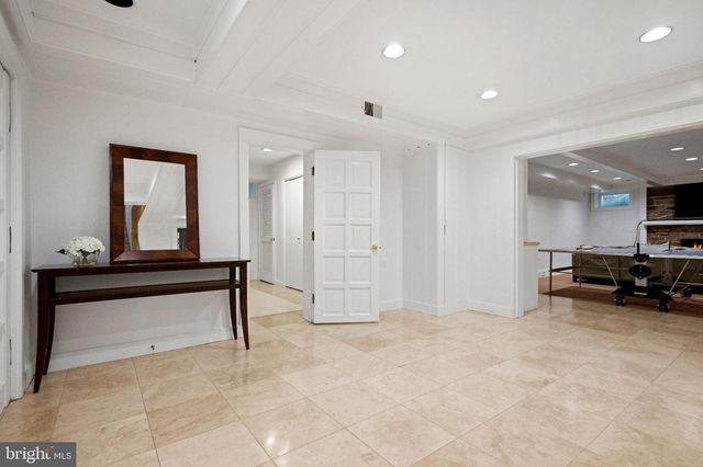 3101 ELLICOTT ST NW, Washington, DC 20008