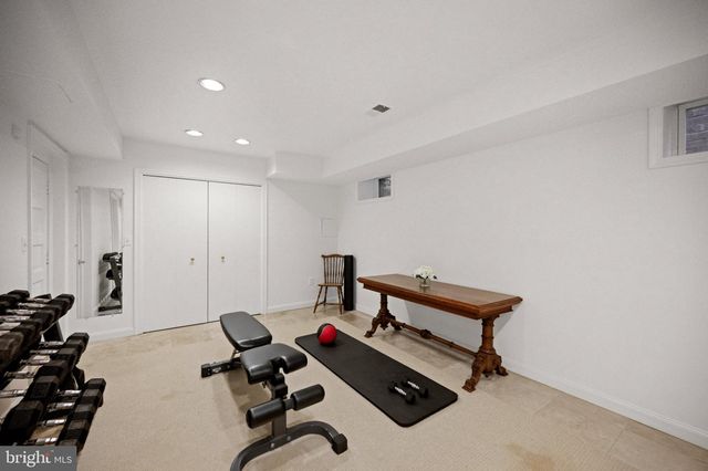 3101 ELLICOTT ST NW, Washington, DC 20008