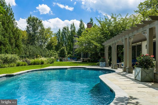 3101 ELLICOTT ST NW, Washington, DC 20008