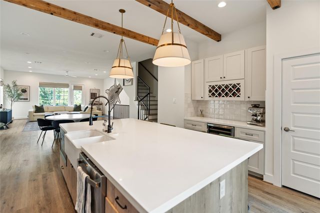 2532 Ohsfeldt Street, Houston, TX 77008