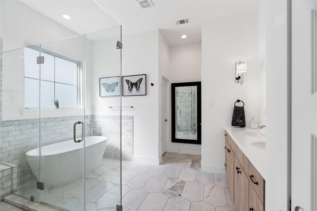 2532 Ohsfeldt Street, Houston, TX 77008