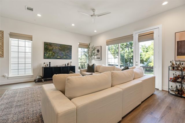 2532 Ohsfeldt Street, Houston, TX 77008