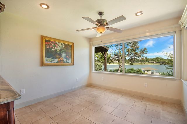 1227 Kiowa Drive W, Lake Kiowa, TX 76240