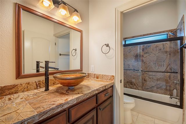 1227 Kiowa Drive W, Lake Kiowa, TX 76240