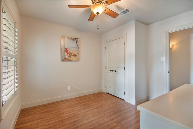 1227 Kiowa Drive W, Lake Kiowa, TX 76240