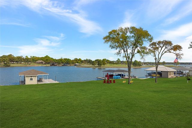 1227 Kiowa Drive W, Lake Kiowa, TX 76240