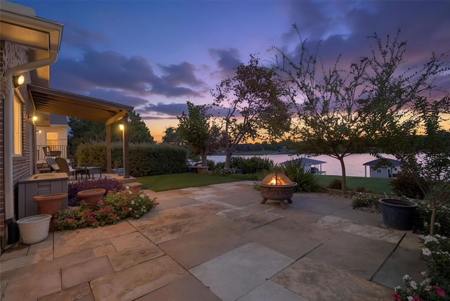 1227 Kiowa Drive W, Lake Kiowa, TX 76240