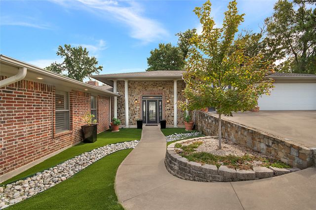 1227 Kiowa Drive W, Lake Kiowa, TX 76240