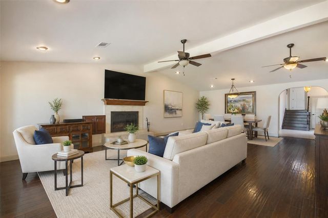 1227 Kiowa Drive W, Lake Kiowa, TX 76240
