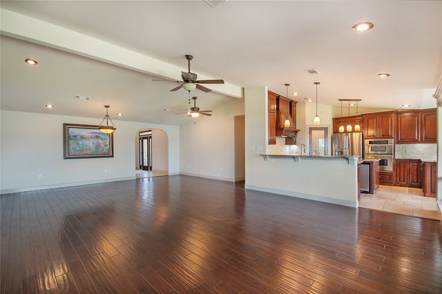 1227 Kiowa Drive W, Lake Kiowa, TX 76240