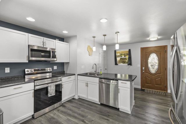 440 N Chatham Street, Janesville, WI 53548