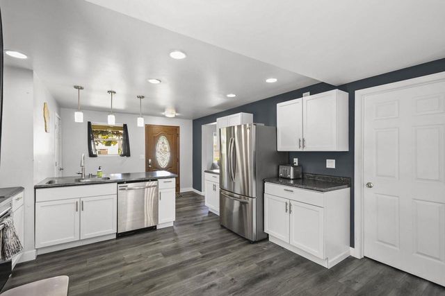 440 N Chatham Street, Janesville, WI 53548