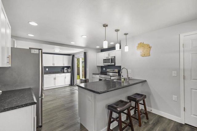 440 N Chatham Street, Janesville, WI 53548