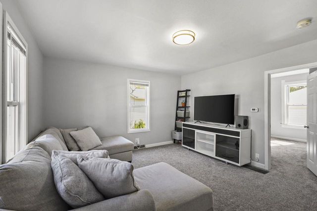 440 N Chatham Street, Janesville, WI 53548