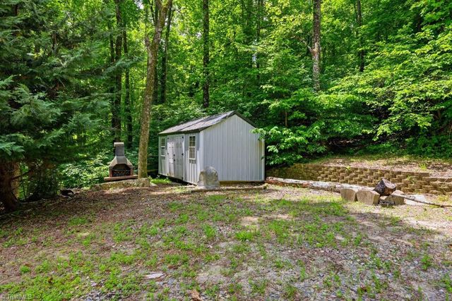 255 Treadway Ridge Road, Moravian Falls, NC 28654