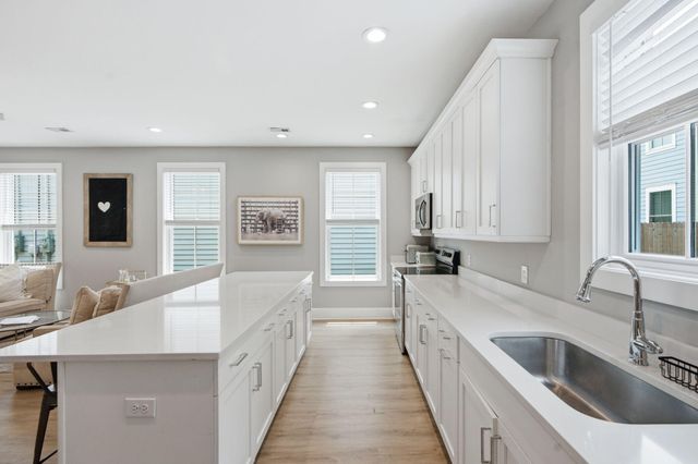 11 Hanover Street A,B, Charleston, SC 29403