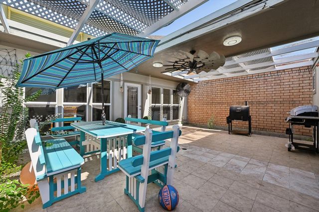 6909 Weiss Drive, Galveston, TX 77551