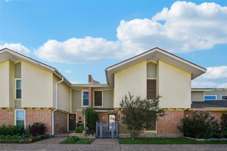 6909 Weiss Drive, Galveston, TX 77551