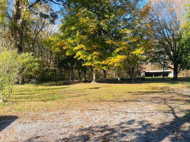 51 M&M Kean Road, Russell Springs, KY 42642