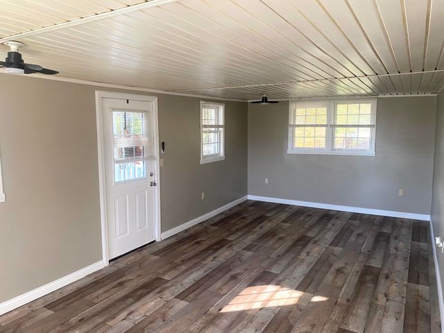 51 M&M Kean Road, Russell Springs, KY 42642