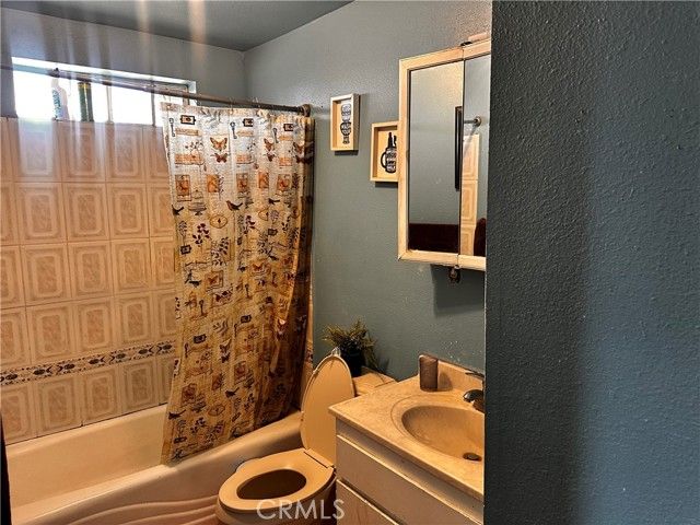 6317 Indio Avenue, Yucca Valley, CA 92284