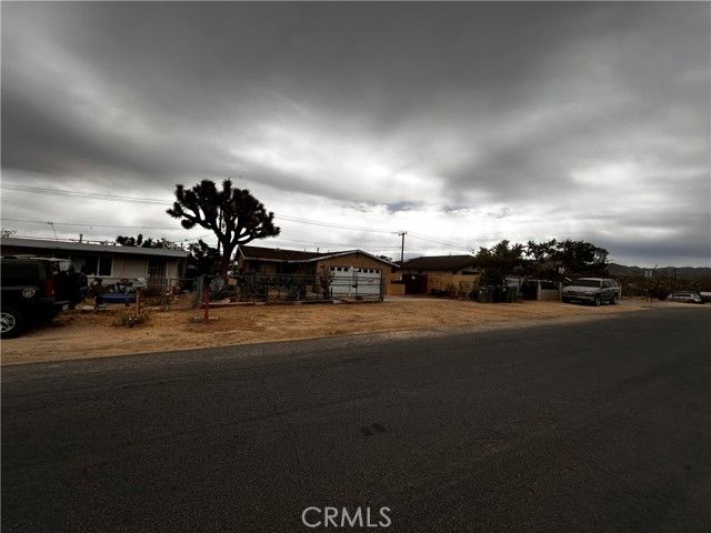 6317 Indio Avenue, Yucca Valley, CA 92284