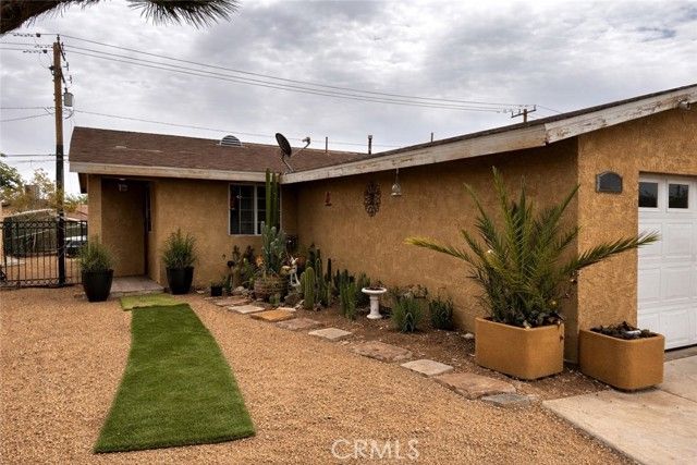 6317 Indio Avenue, Yucca Valley, CA 92284