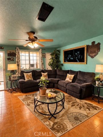 6317 Indio Avenue, Yucca Valley, CA 92284