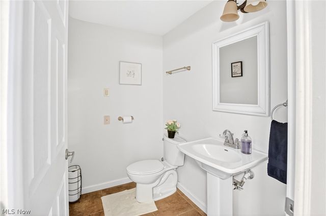 269 Chart Road, Cuyahoga Falls, OH 44223