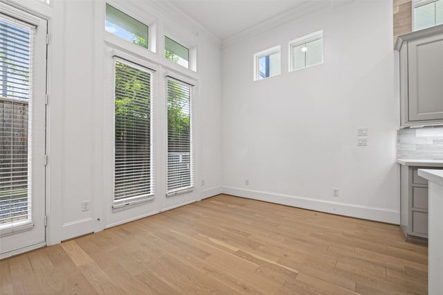2713 Kinsley Oaks Drive, Houston, TX 77007